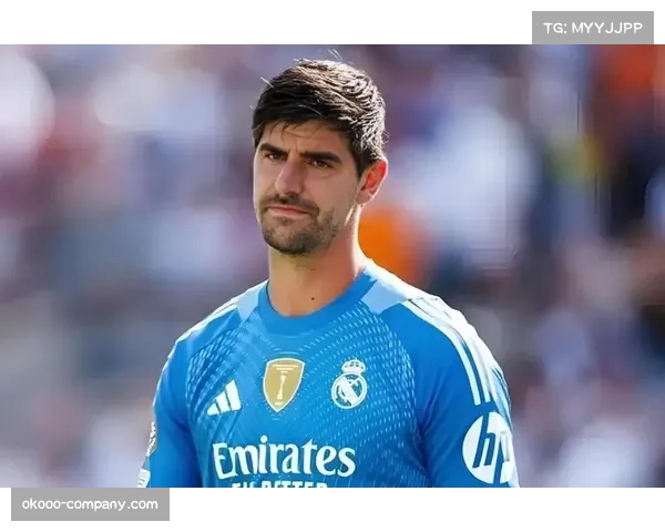 库尔图瓦出击踩踏送争议点球 门将决策失误暴露防线沟通问题 库尔图瓦出击踩踏送争议点球 门将决策失误暴露防线沟通问题