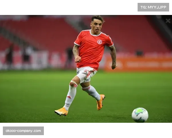 黄潜攻守平衡表现稳健 五十八分创同期历史最佳 黄潜攻守平衡表现稳健 五十八分创同期历史最佳